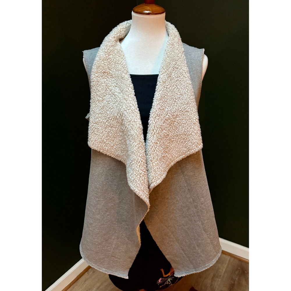 Cavalini Gray Sherpa Fleece Open Front Vest Women's Size M